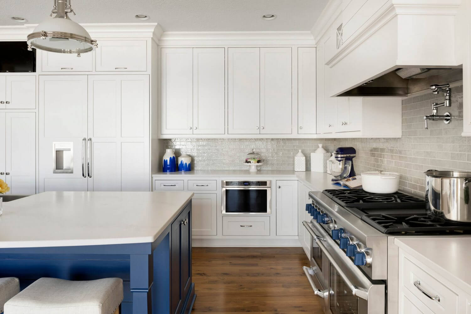 Shiplap Kitchen in Minnesota Gives a Coastal Feel | Ispiri